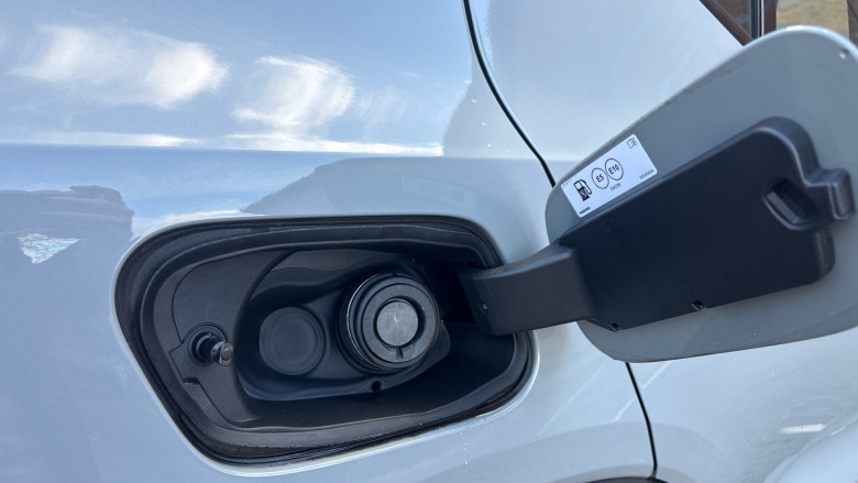 Volvo XC40 2.0 B4P Plus Dark 5dr Auto Petrol Estate